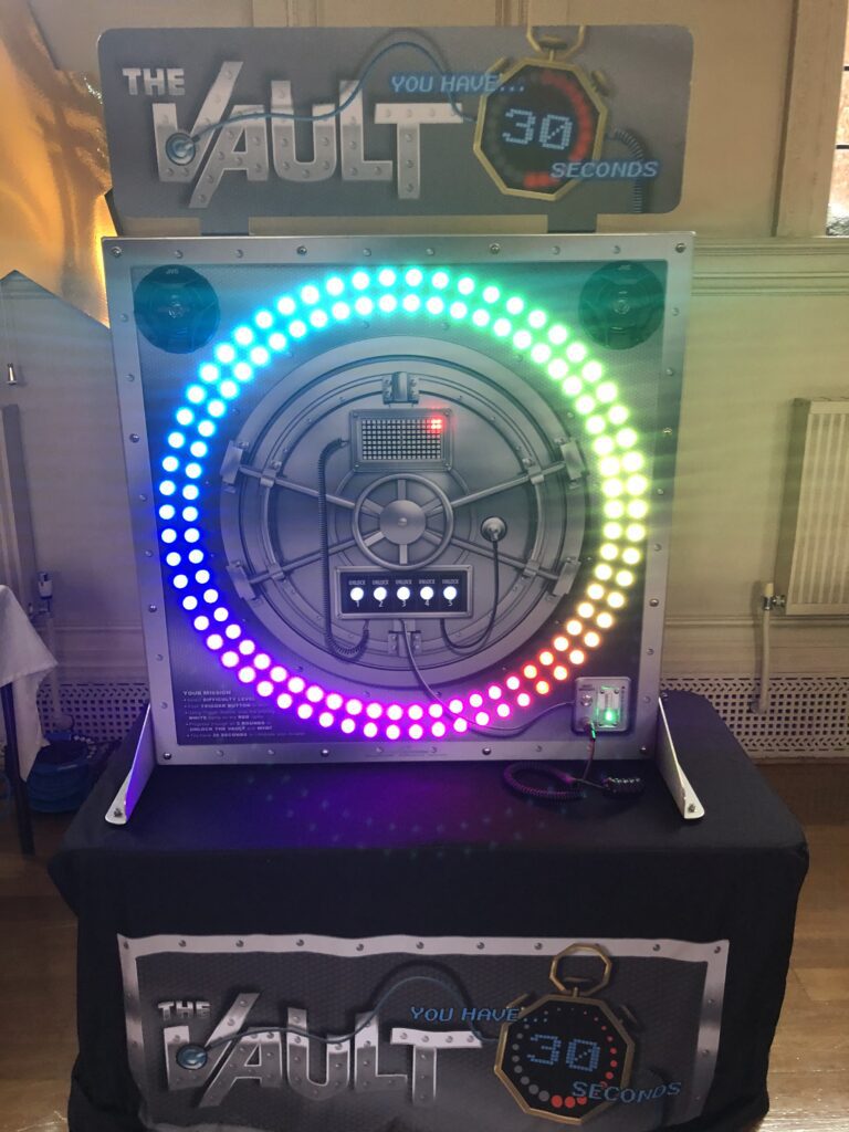 6 Ideas for Christmas Parties and Events 8 Christmas Spin Game Hire