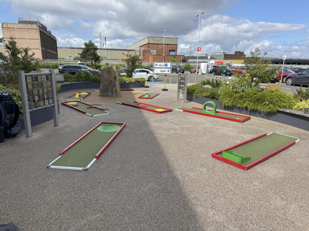 Student and Freshers Events - Freshers Fair Stall Ideas 8 Crazy Golf Hire for Freshers Events