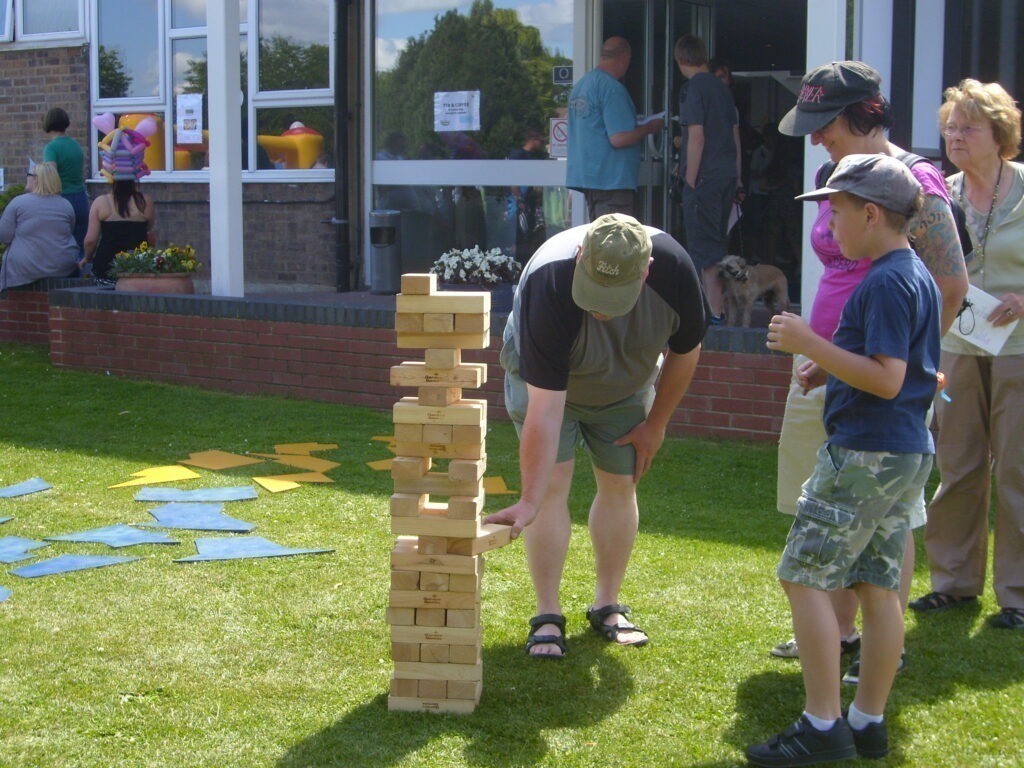 Large Outdoor Games That Keep Guests Entertained for Hours 3 What makes a game keep people for hours